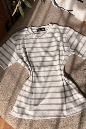 ابيض في رصاصي