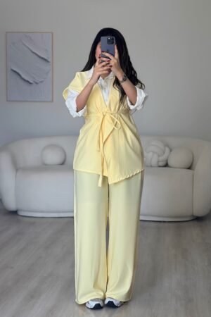 Butter yellow